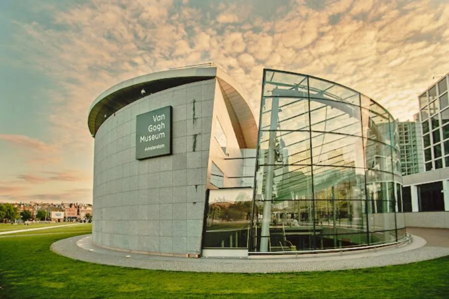 Descubre qué hacer en Holanda Ámsterdam: Sus atracciones imperdibles 7 museo Van Gogh holanda