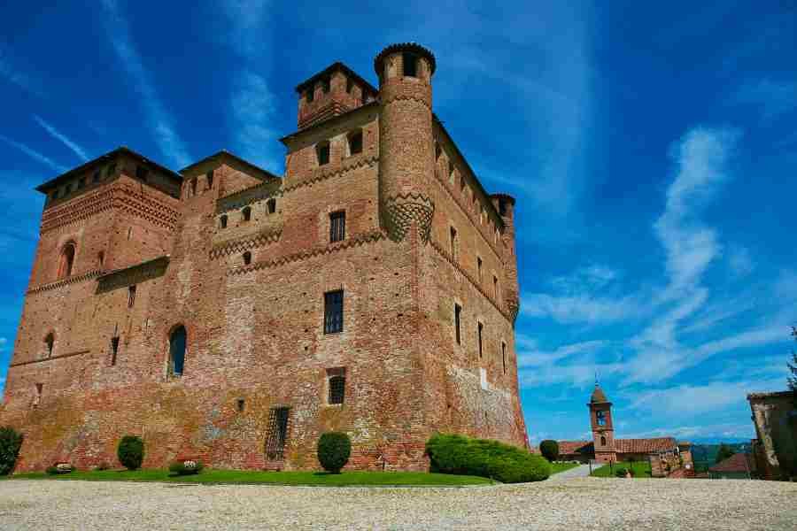 Castillo de Grinzane Cavour que hacer en Alba Italia