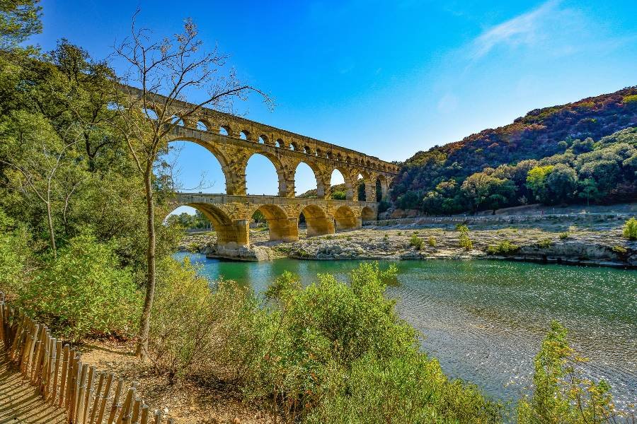 Puente del Gard en Nimes francia
